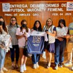 Impulsan el deporte en Pinal de Amoles con entrega de uniformes a equipos de fútbol 7