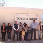 Realizan la entrega de 2 viviendas