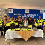 Entrega Lupita Ramírez Plaza uniformes a elementos de PC