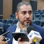 Se acercan 22 negocios de Mompaní a Municipio, para su regularización