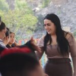 Entrega Ana Karen Jimenez mobiliario escolar, en preescolar de la comunidad de Enramadas