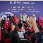 Entrega Felifer Macías lentes a 160 estudiantes de la Secundaria Técnica 35