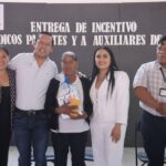 Entrega de Incentivos a médicos y equipamiento a auxiliares de salud a Comunidades.