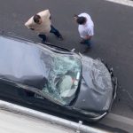Queda atrapada al chocar por alcance en Paseo 5 de Febrero