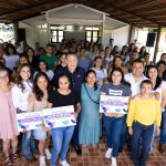Entrega Mauricio Kuri vales de ayuda social a madres trabajadoras de la zona serrana