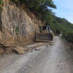 Gestiona gobierno municipal rehabilitación de caminos ante gobierno del estado
