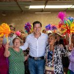 Fortalece Rodrigo Monsalvo el apoyo a adultos mayores con entrega de despensas en El Marqués