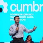 Reconoce Felifer Macías el talento y liderazgo de jóvenes de la UAQ