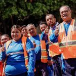 Fortalece Corregidora imagen urbana con incremento de rutas de barrido manual