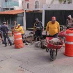 Supervisa Chepe Guerrero reparación de socavones en Tejeda