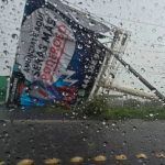 Caen 3 espectaculares por lluvia en la zona metropolitana de la capital