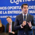 Llama Felifer Macías a jóvenes a aprovechar las oportunidades de Querétaro*