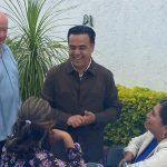 Dialoga Luis Nava con familias y sectores de Corregidora