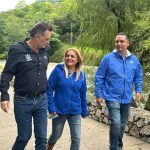 Supervisan Mauricio Kuri y Lupita Ramírez el cauce del río en Ahuacatlán de Guadalupe.