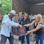 Entregan apoyos alimentarios a familias de El Timbre tras crecida del río